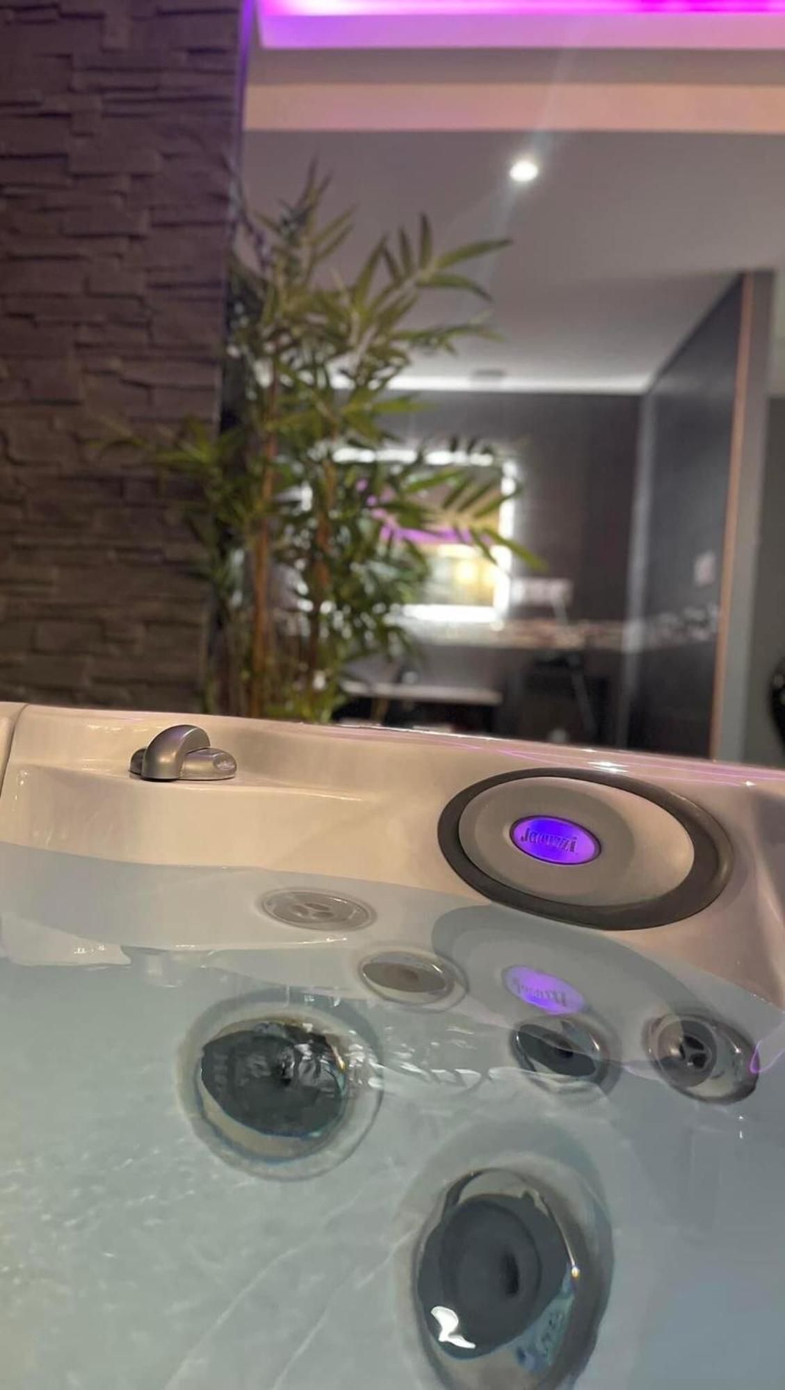 O Venus Spa Sin-le-Noble Buitenkant foto