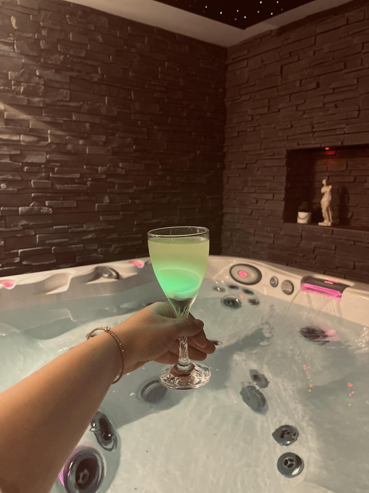 O Venus Spa Sin-le-Noble Buitenkant foto